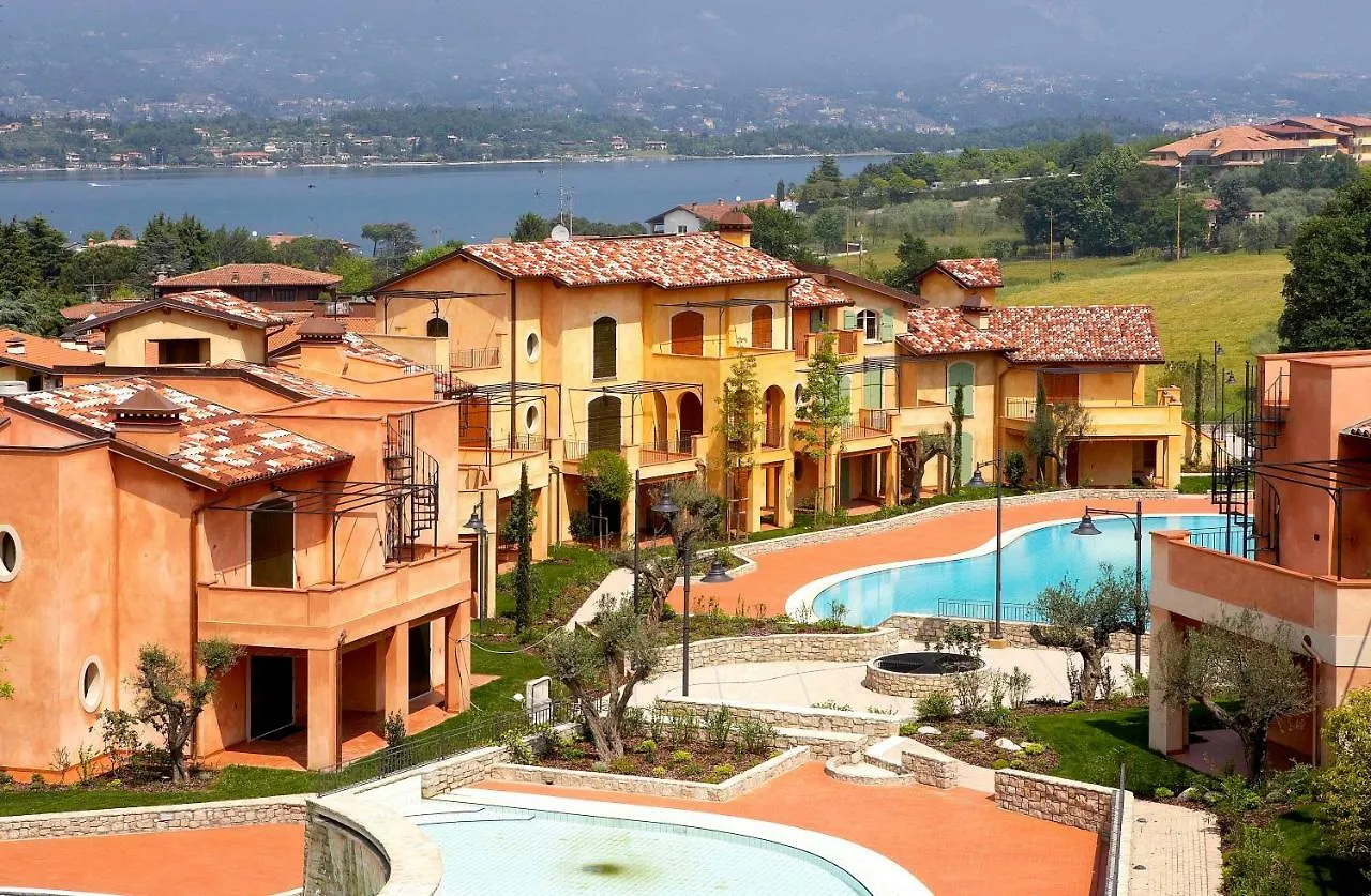 Resort Borgo Del Torchio contacts